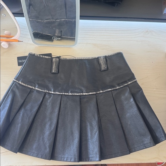 Fashion Nova Black Mini Skirt - Picture 2 of 2